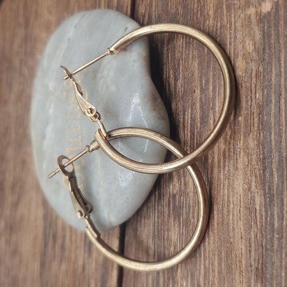 E479 hoop earrings classic 1990s - Picture 2 of 2